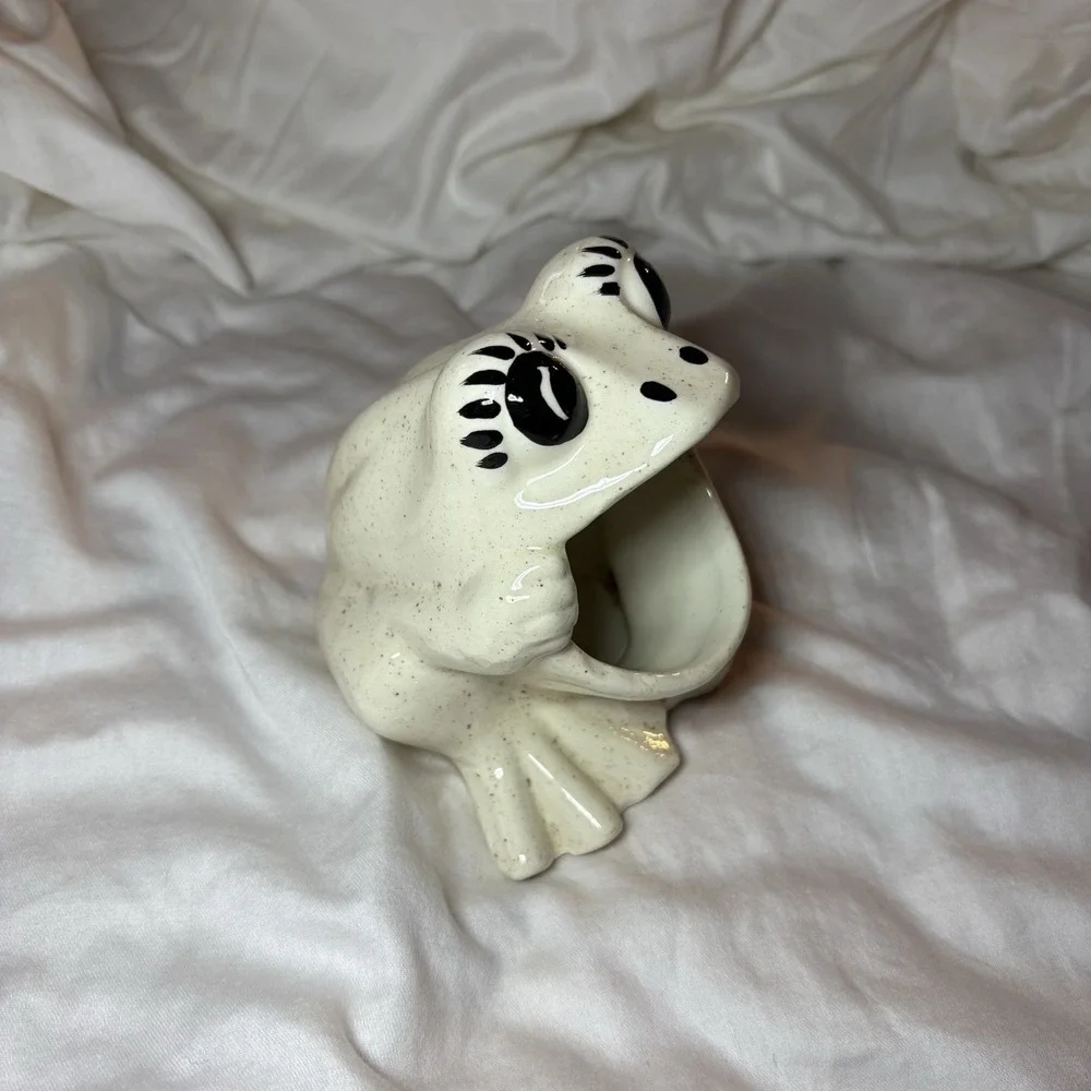 Vtg MCM Ceramic Frog Kitchen Sponge Scrubby Pad Holder White Granny Core Retro